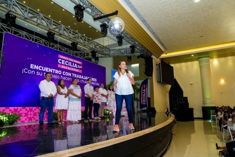 Cecilia Patrón se reúne con trabajadores municipales