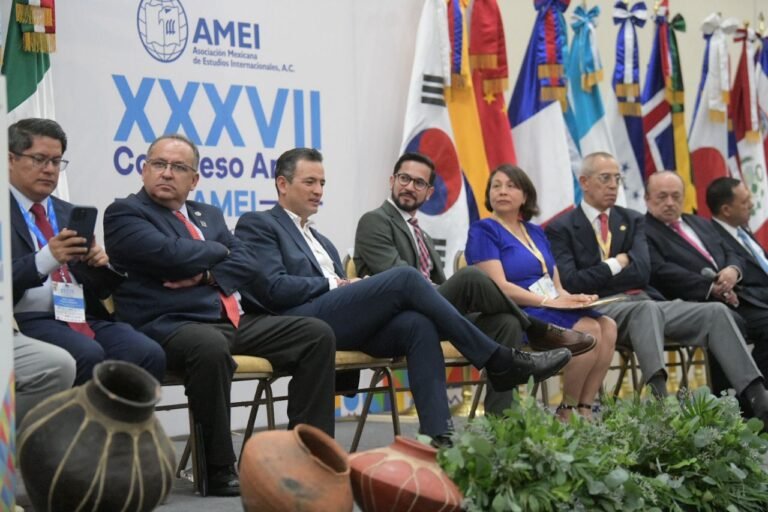 Inauguran el “XXXVII Congreso Anual de la AMEI” en la UACH