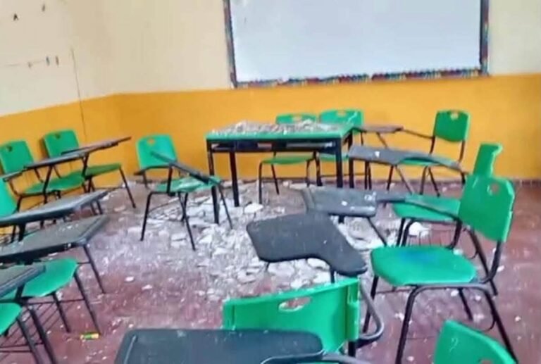 Plafón se desprende y cae sobre alumnos; reportan cuatro menores lesionados en Tizimín